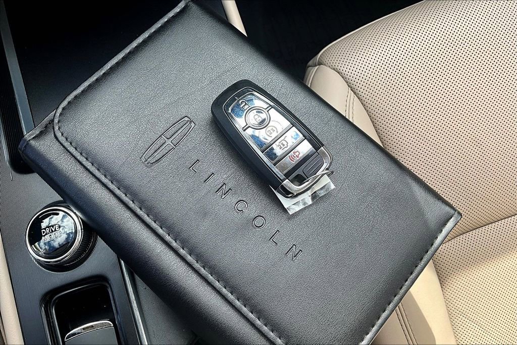 Used 2024 Lincoln Corsair Grand Touring w/ Equipment Group 301A image 38