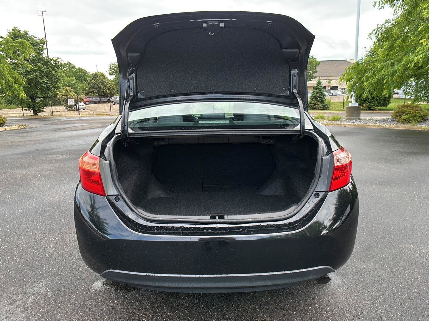 Used 2017 Toyota Corolla LE FWD image 12