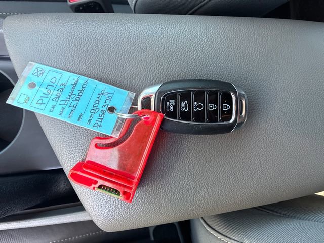 Used 2023 Hyundai Elantra SEL FWD image 27