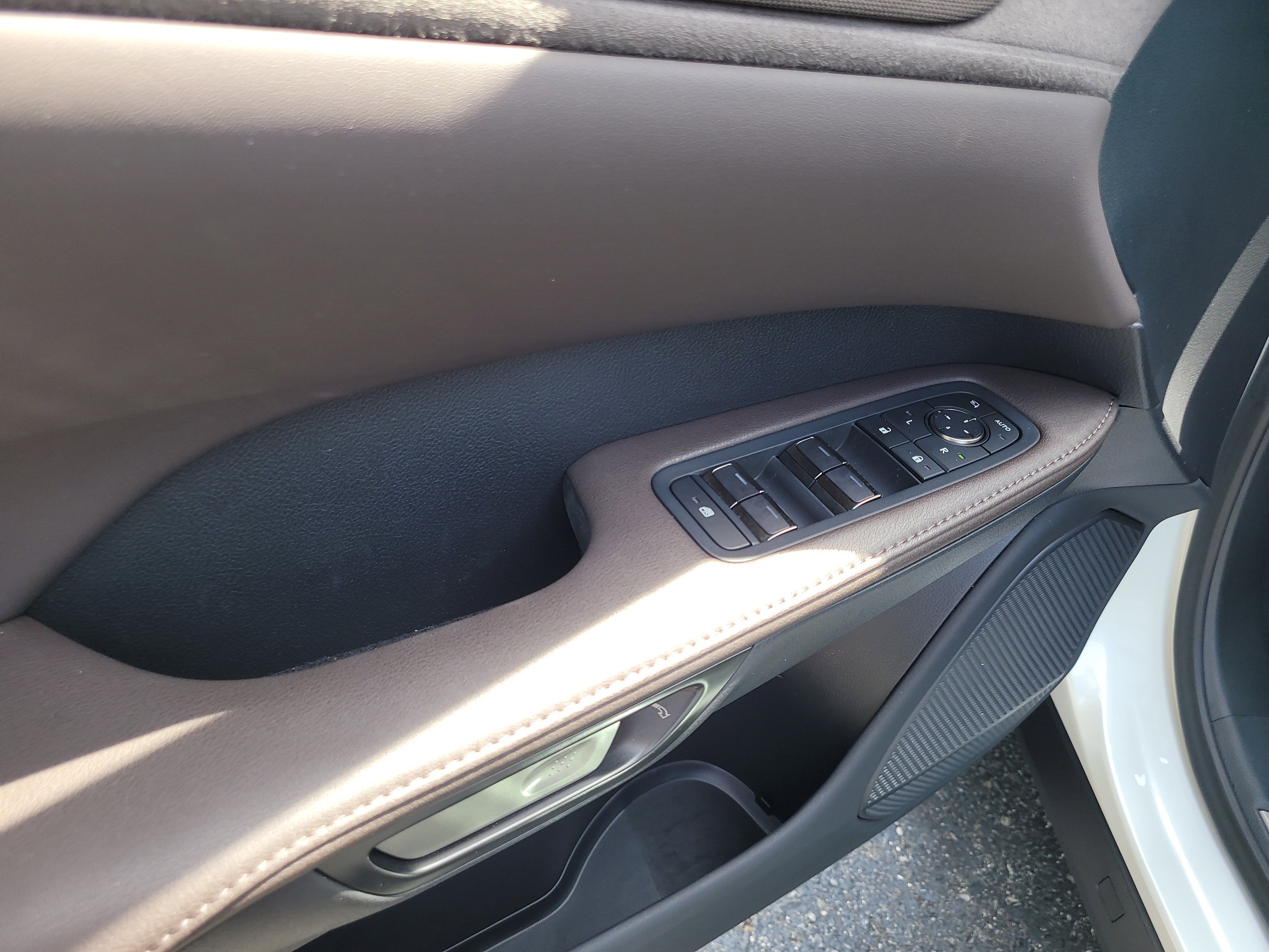 Used 2023 Lexus RX 350 FWD w/ Accessory Package image 18