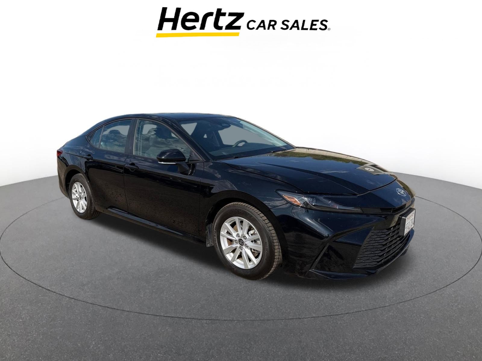 Used 2025 Toyota Camry LE image 1