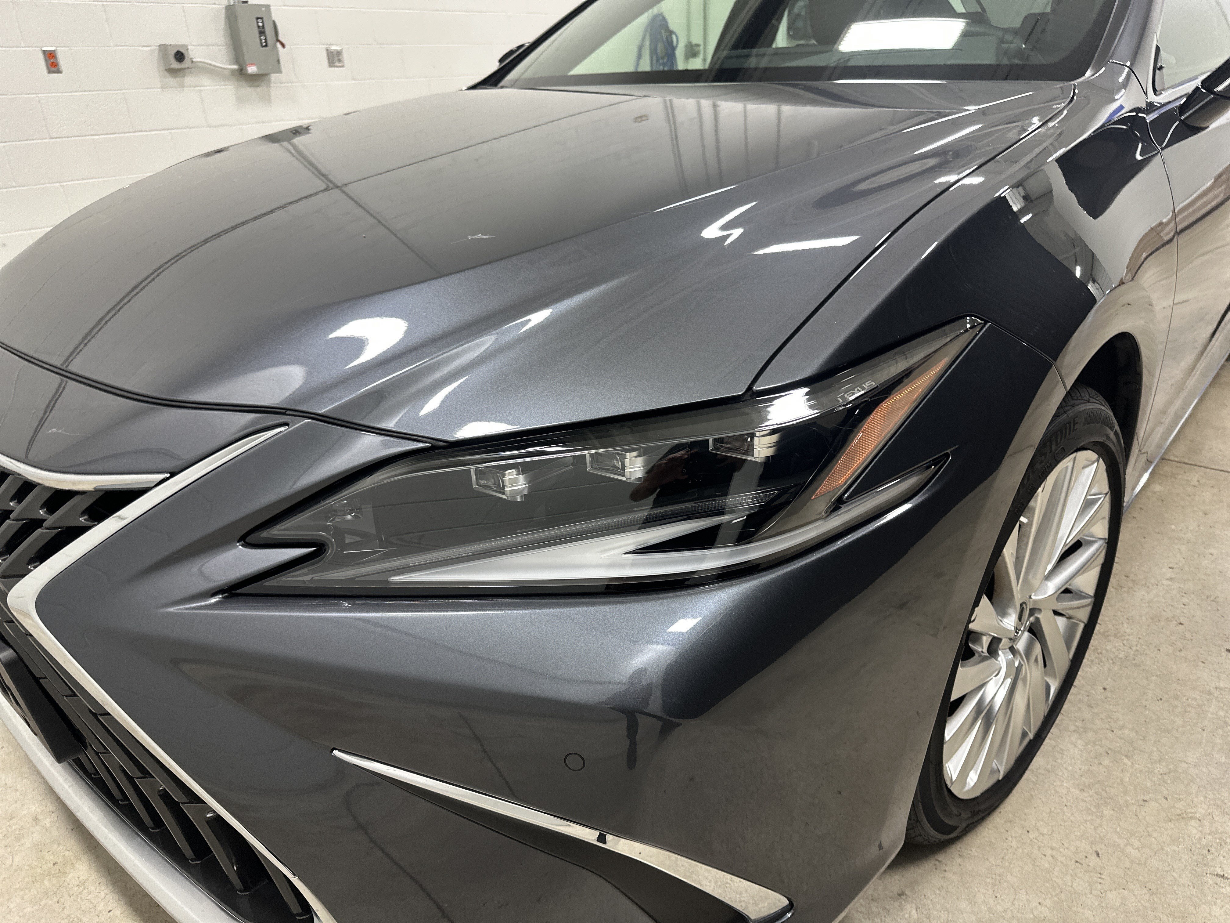 Certified 2024 Lexus ES 300h Ultra Luxury w/ Accessory Package (Z1) FWD image 6