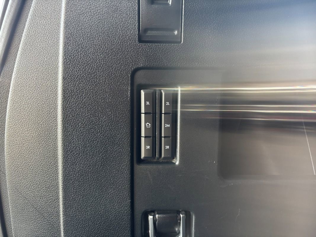 Used 2019 Lincoln Navigator Reserve image 25