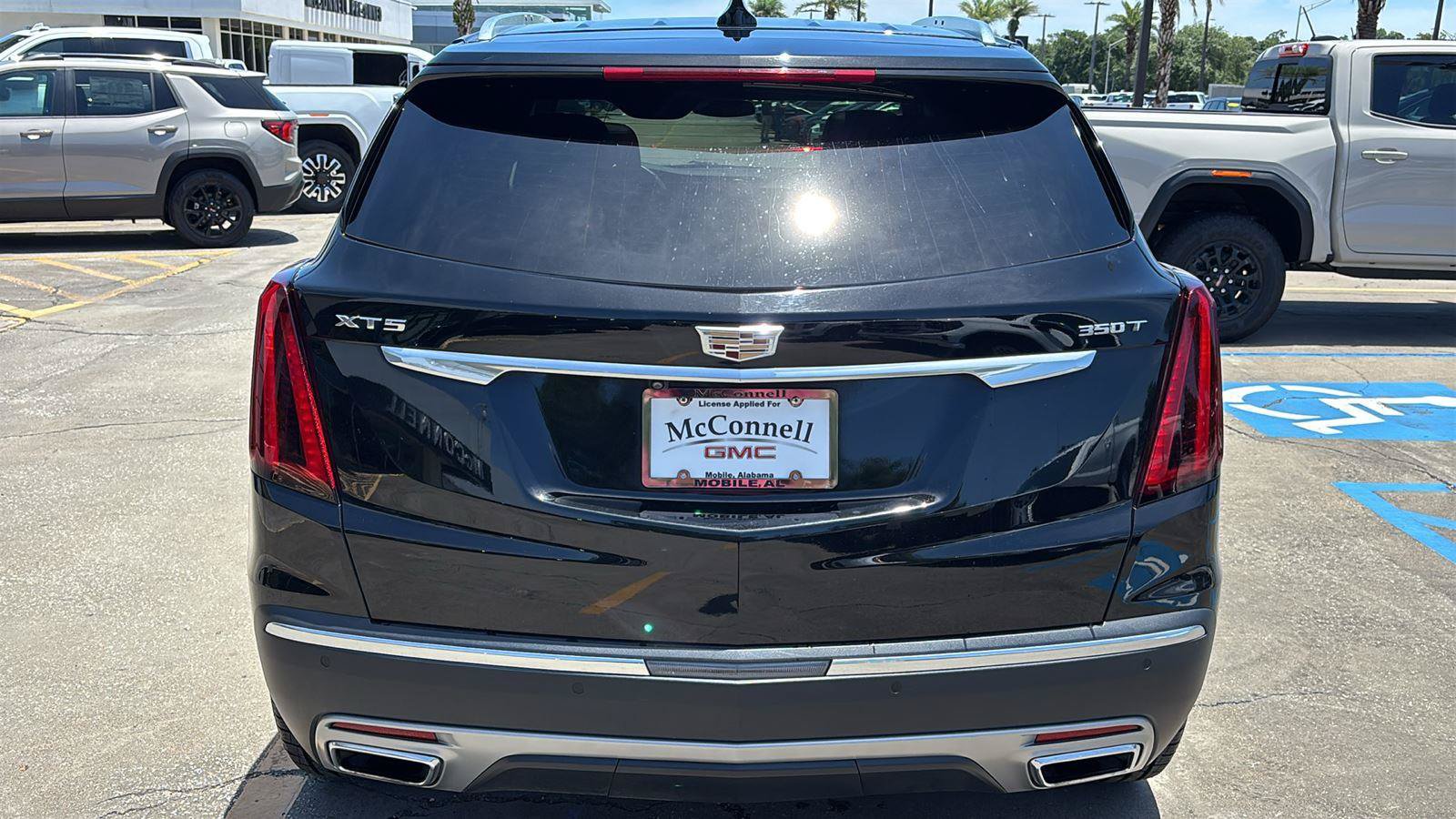 Certified 2023 Cadillac XT5 Premium Luxury FWD image 6