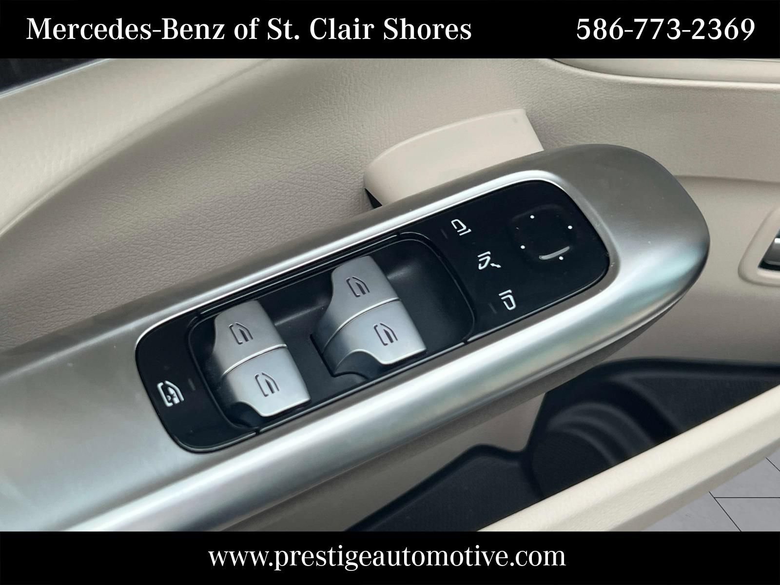 Used 2025 Mercedes-Benz C 300 4MATIC Sedan image 19