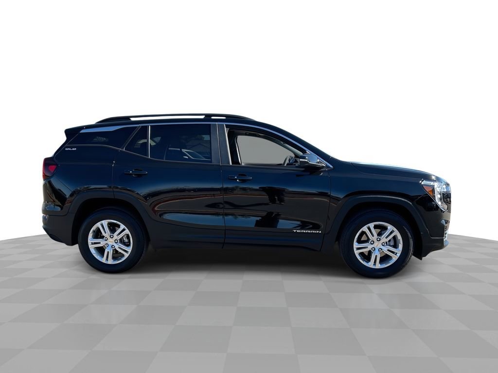 Used 2022 GMC Terrain SLE w/ Driver Convenience Package image 9