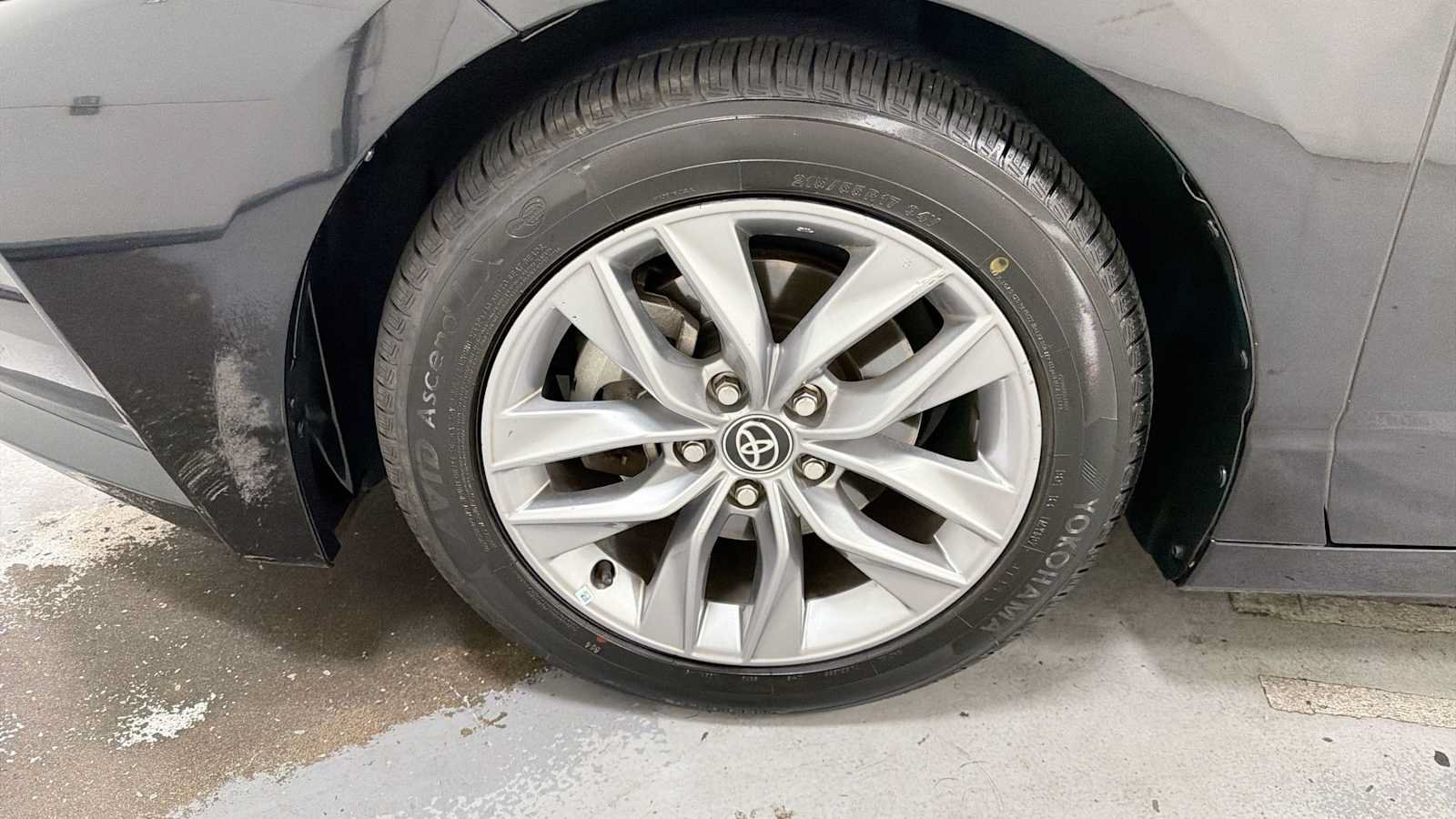 Certified 2022 Toyota Avalon XLE w/ Moonroof Package FWD image 10