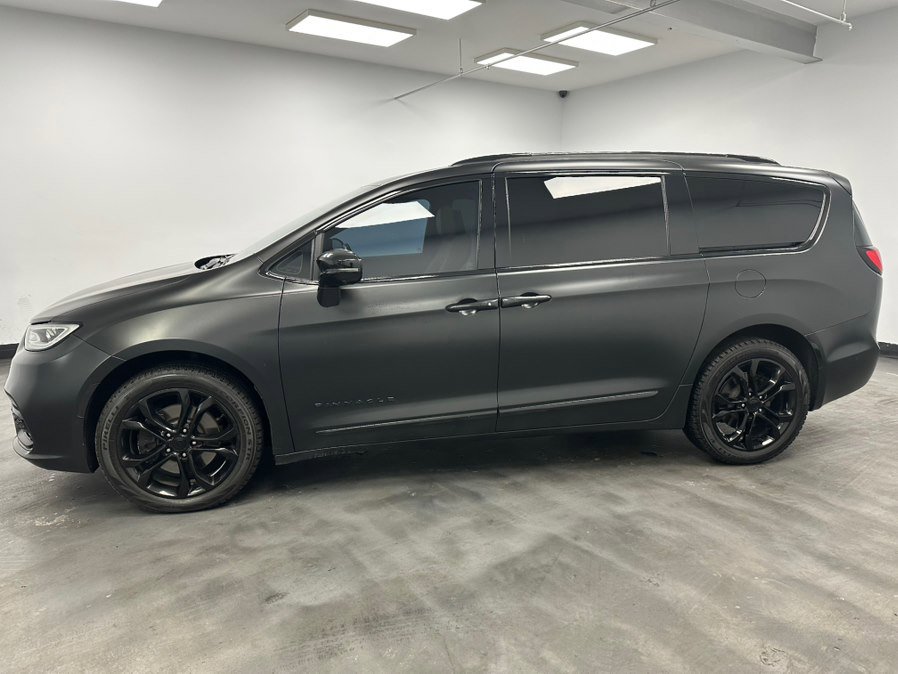 Used 2022 Chrysler Pacifica Pinnacle image 3