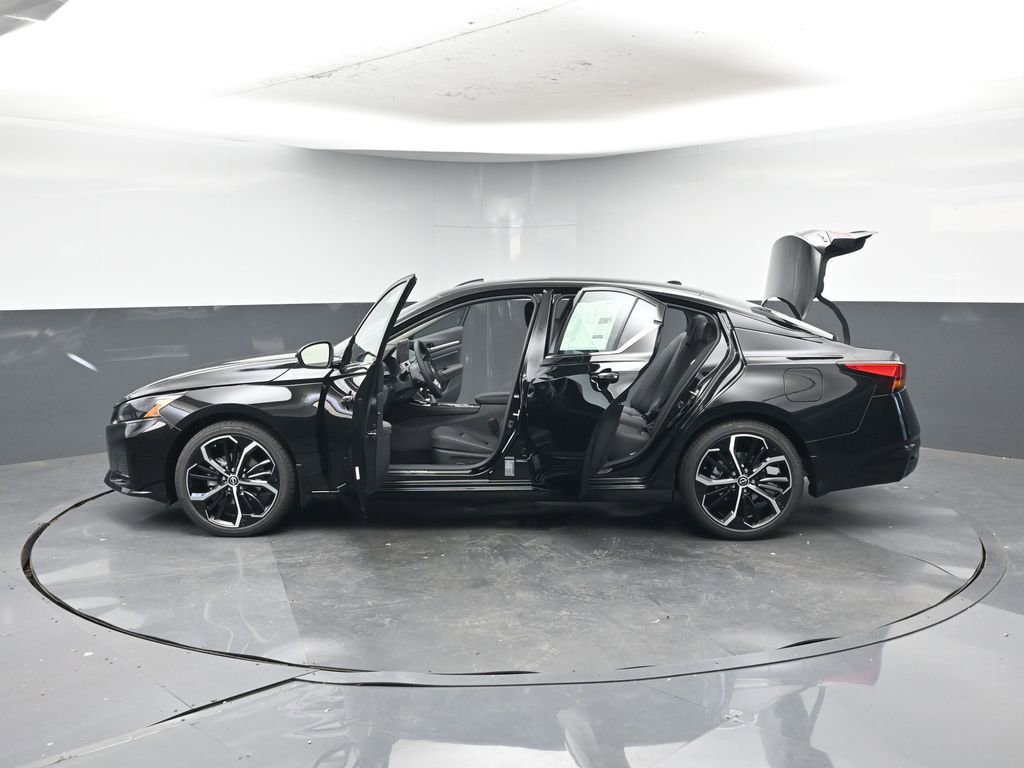 New 2025 Nissan Altima 2.5 SR image 48