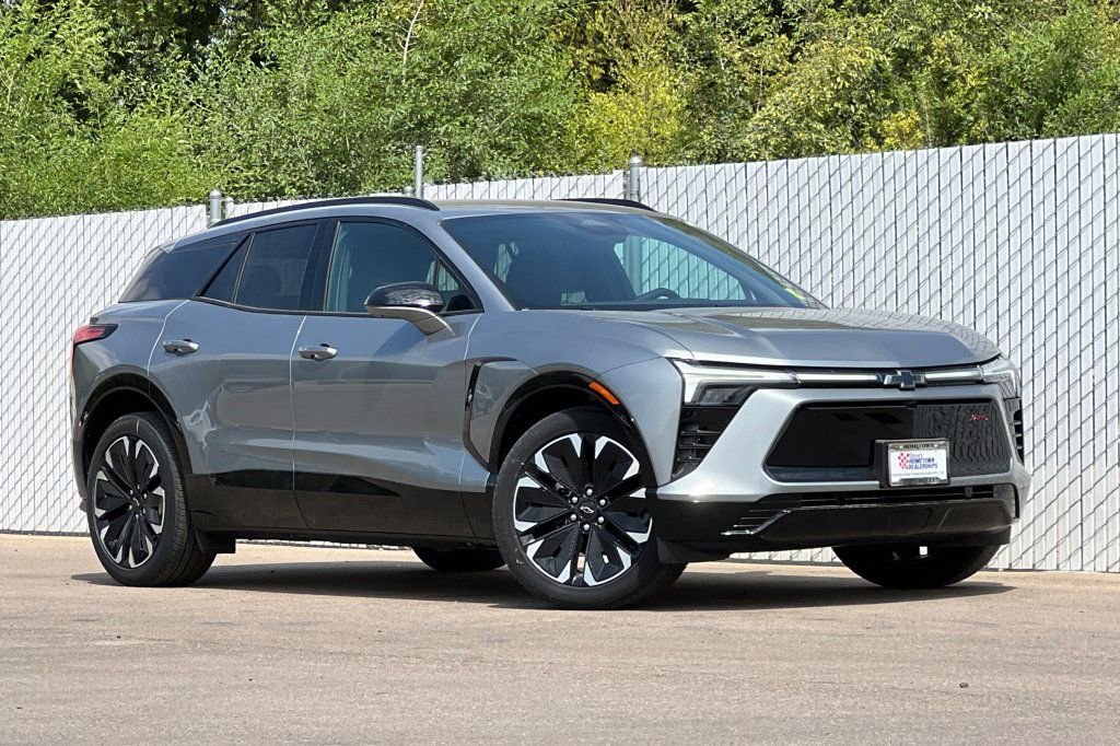 New 2025 Chevrolet Blazer EV RS image 2