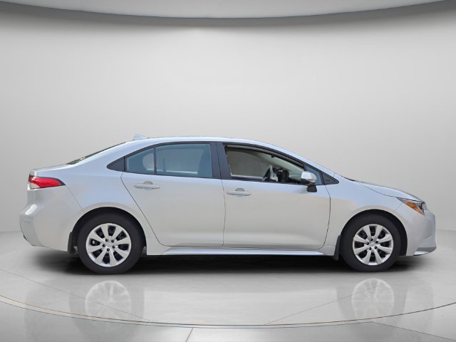 Used 2026 Toyota Corolla LE FWD image 8