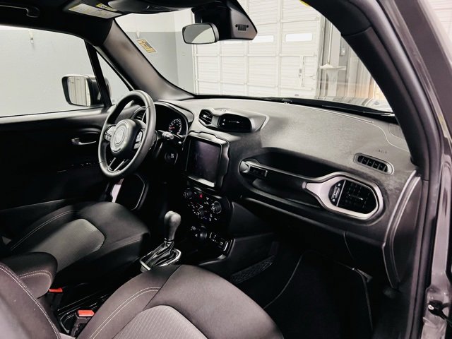 Used 2021 Jeep Renegade Latitude image 29