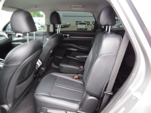 Used 2022 Kia Sorento EX FWD image 3