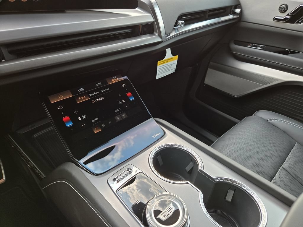 New 2027 Cadillac Vistiq Luxury AWD/4WD image 13