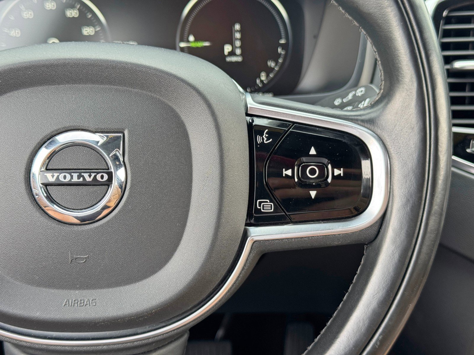 Used 2017 Volvo XC90 T8 Inscription w/ Vision Package image 22