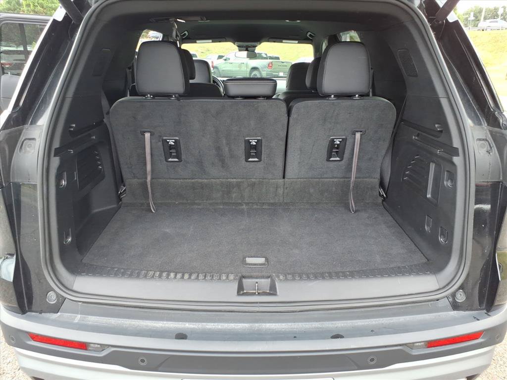 Used 2025 Chevrolet Traverse LT AWD/4WD image 19