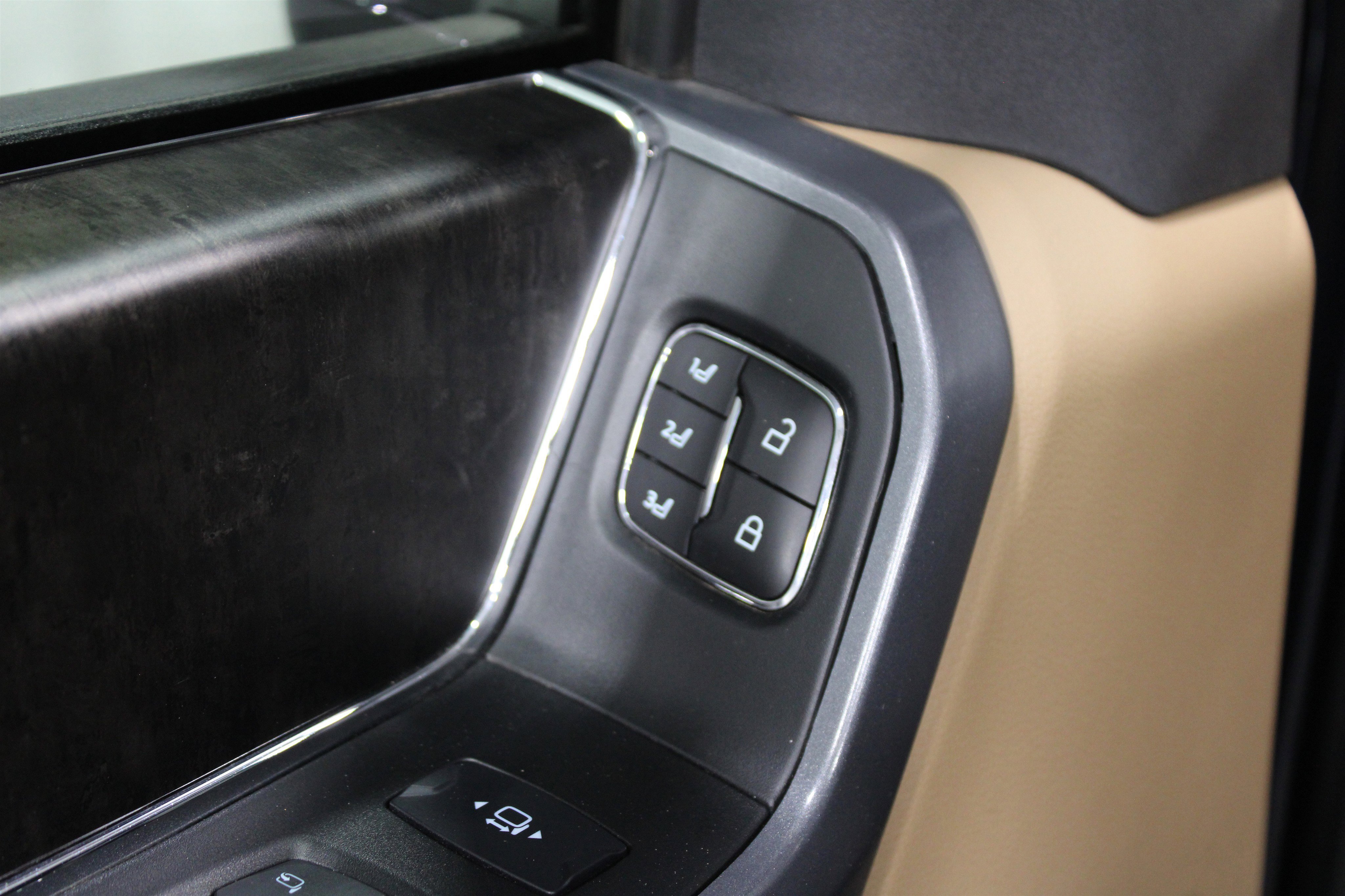 Used 2023 Ford F250 Lariat w/ Lariat Ultimate Package image 7