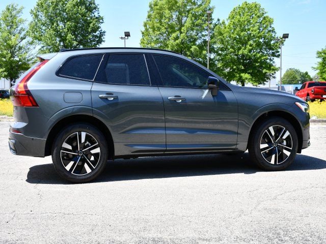 New 2026 Volvo XC60 B5 Plus w/ Protection Package Premier AWD/4WD image 8