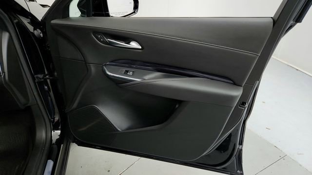 Certified 2023 Cadillac XT4 Luxury w/ Cold Weather Package image 14