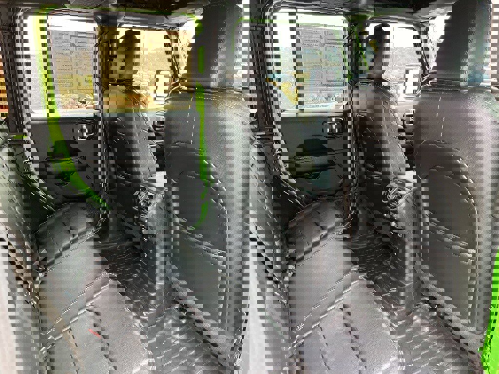 Used 2018 Jeep Wrangler Unlimited Sahara image 24