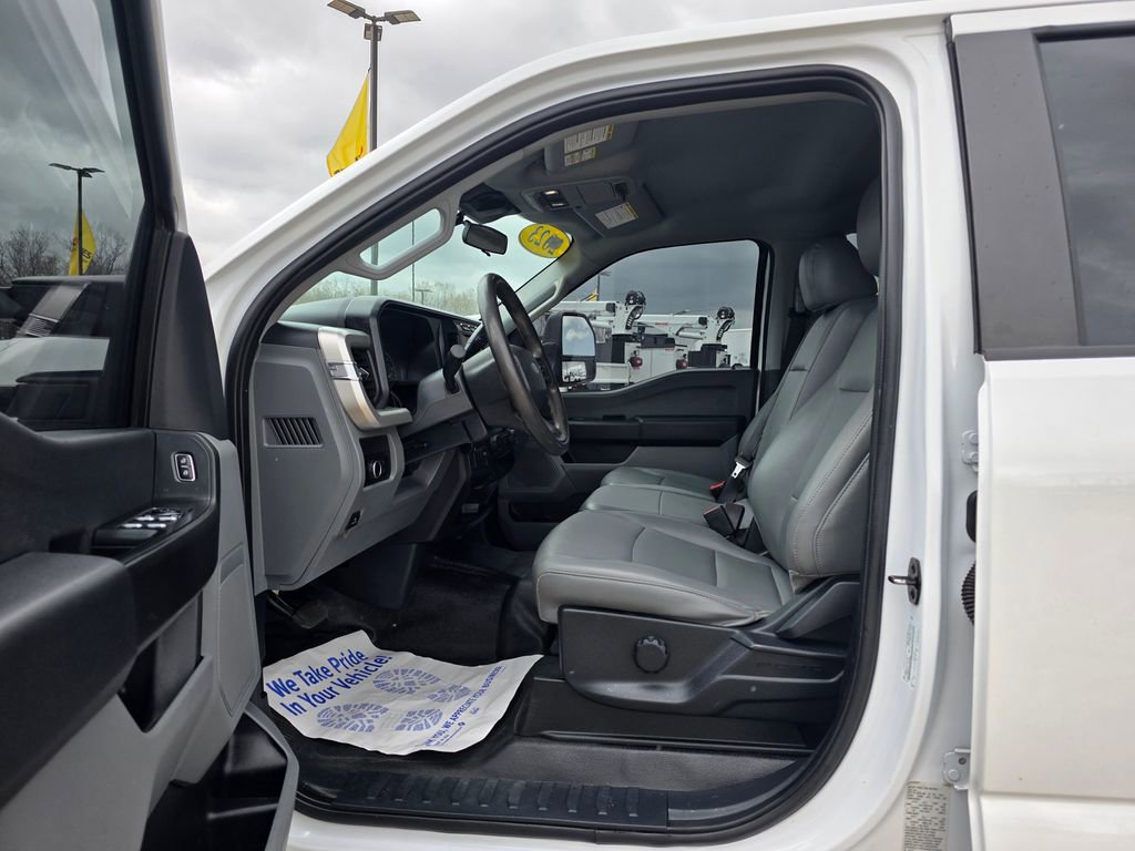 Used 2023 Ford F550 2WD Crew Cab Super Duty image 22
