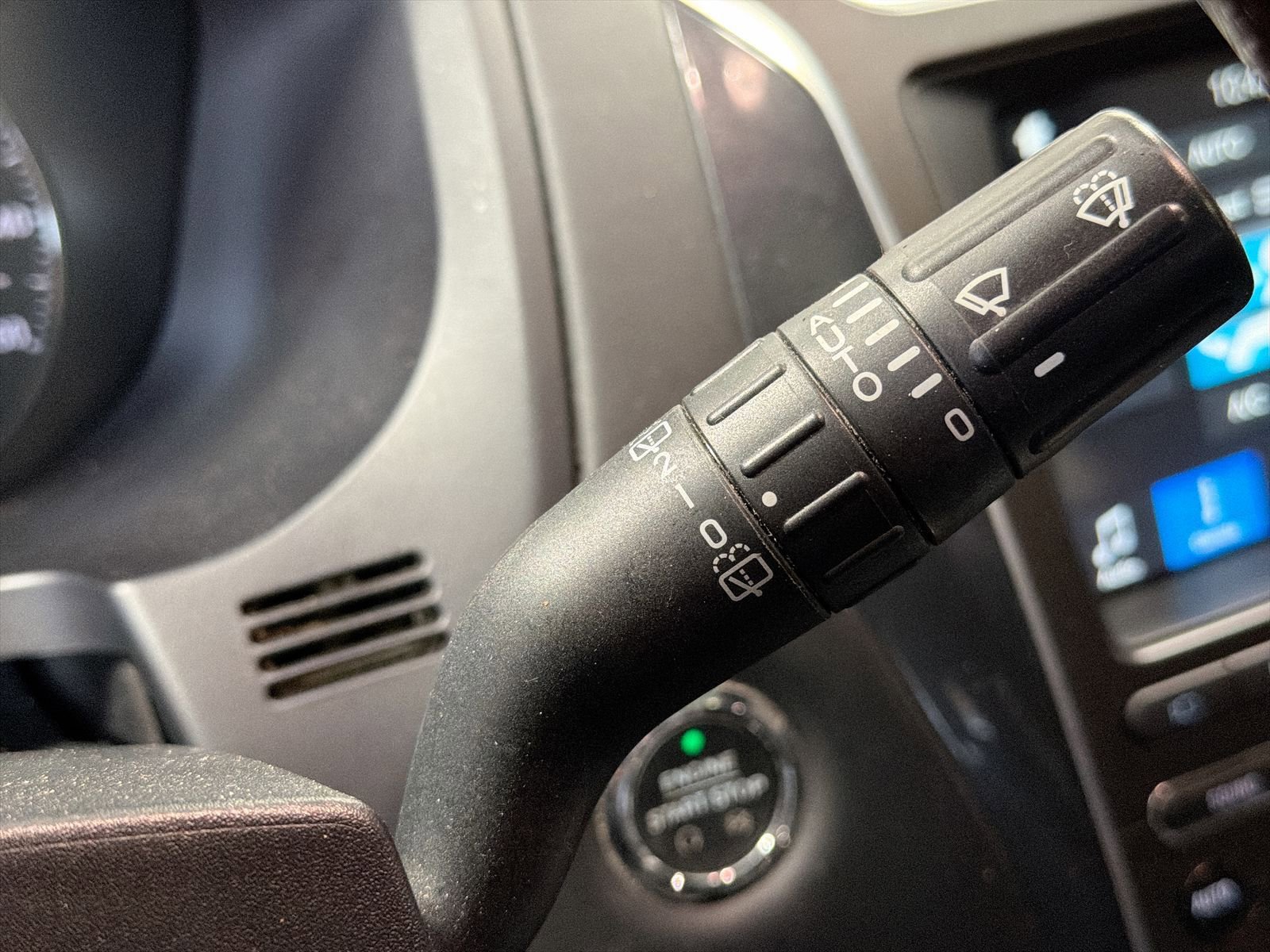 Used 2018 Ford Explorer Platinum image 30