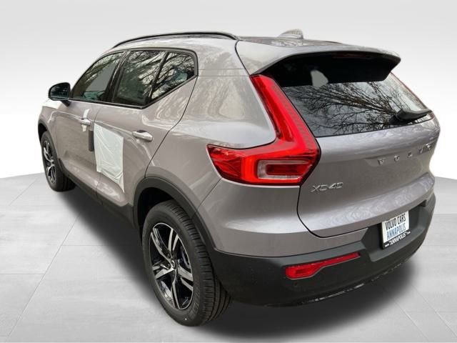 New 2026 Volvo XC40 B5 Core image 5