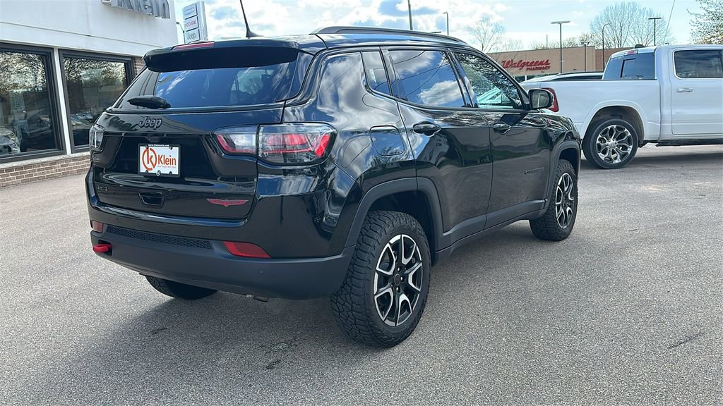 Used 2025 Jeep Compass Trailhawk w/ Trailhawk Elite Group AWD/4WD image 8