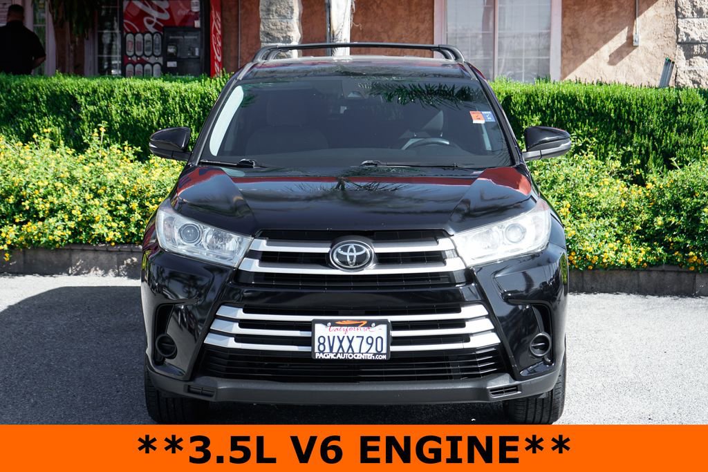 Used 2017 Toyota Highlander LE FWD image 3