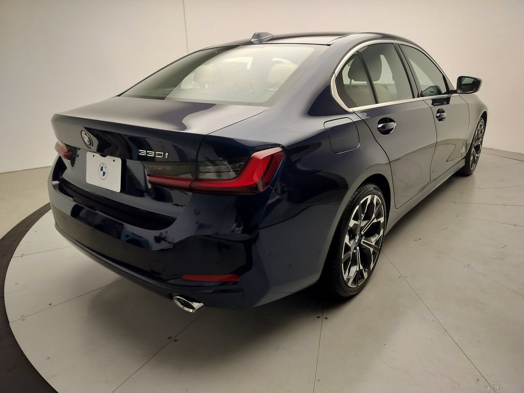 New 2026 BMW 330i Sedan w/ Convenience Package RWD image 3