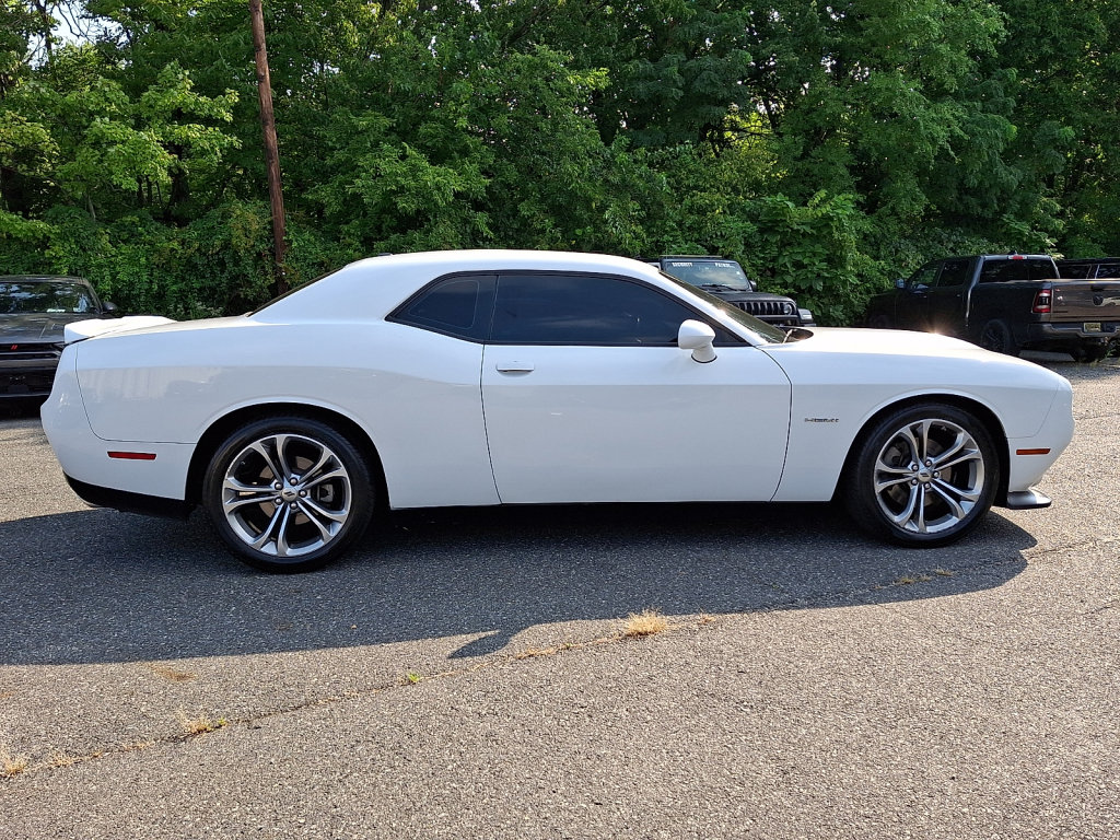 Used 2022 Dodge Challenger R/T RWD image 6