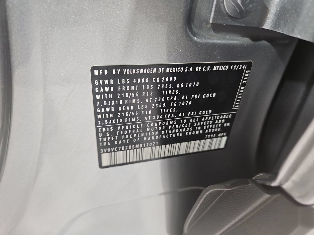Used 2025 Volkswagen Taos SE w/ Panoramic Sunroof Package AWD/4WD image 31