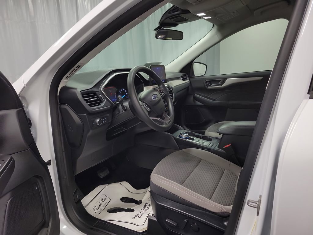 Used 2022 Ford Escape SE image 12