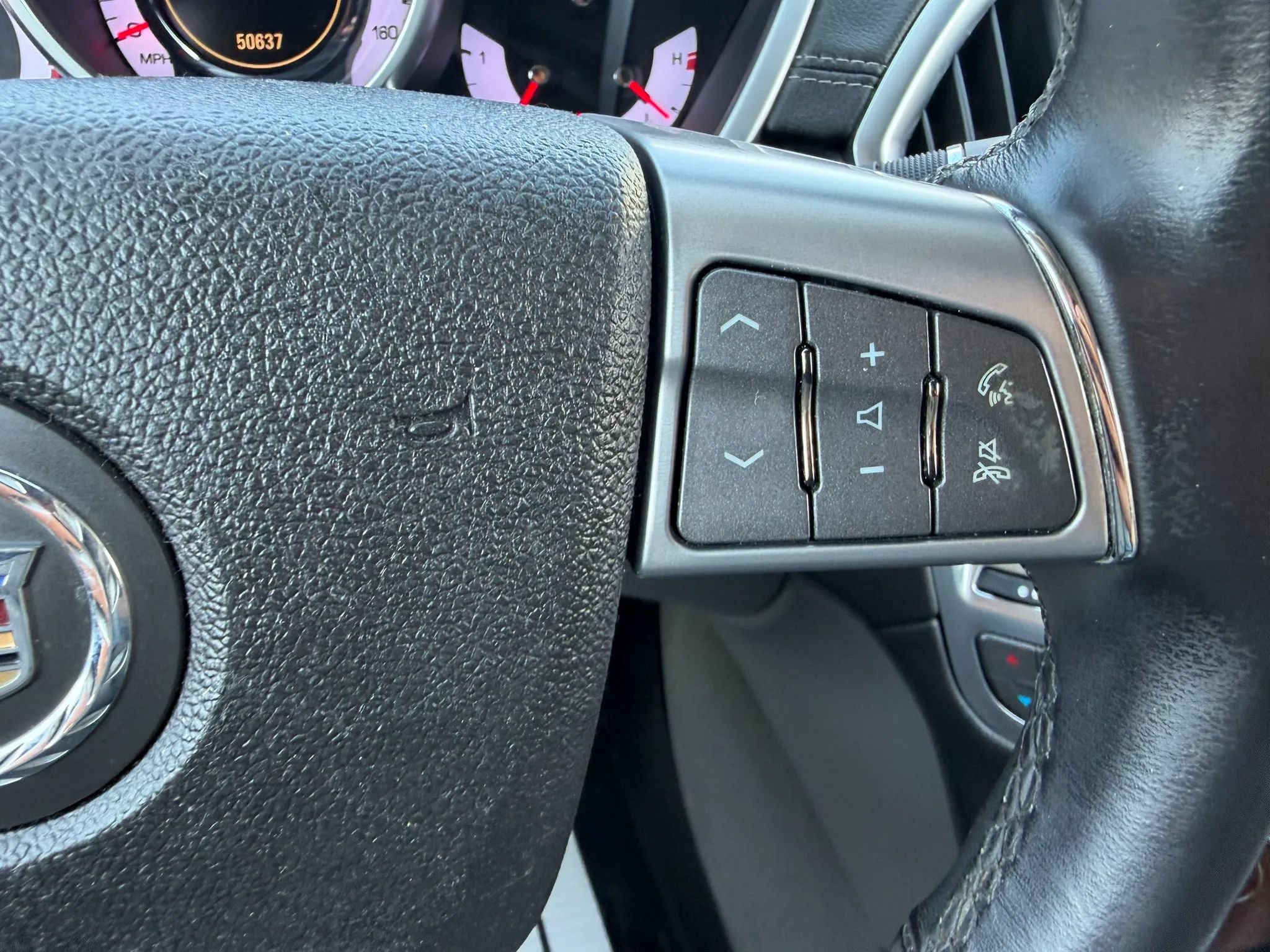 Used 2011 Cadillac SRX Luxury FWD image 25