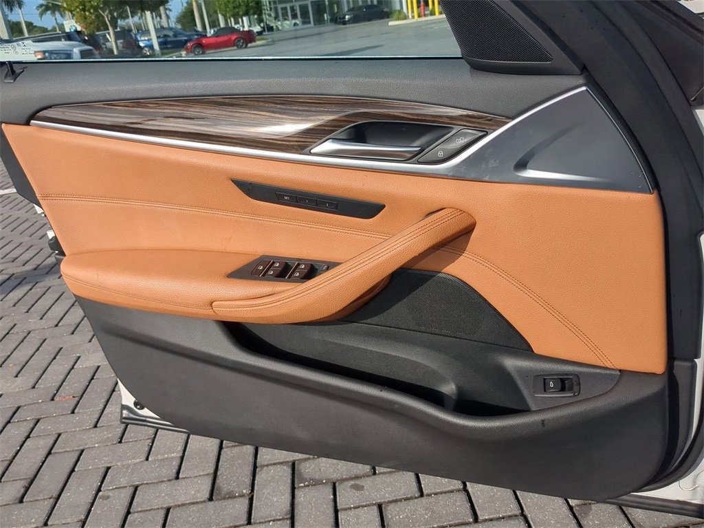 Used 2019 BMW 530i 530i w/ Convenience Package image 32