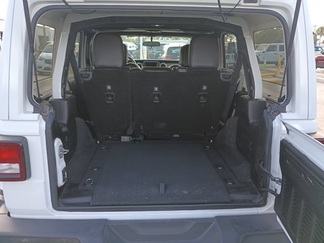 Certified 2018 Jeep Wrangler Unlimited Sahara AWD/4WD image 7