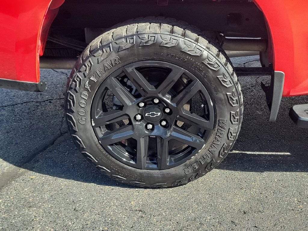 Used 2025 Chevrolet Silverado 1500 Custom Trail Boss AWD/4WD image 8