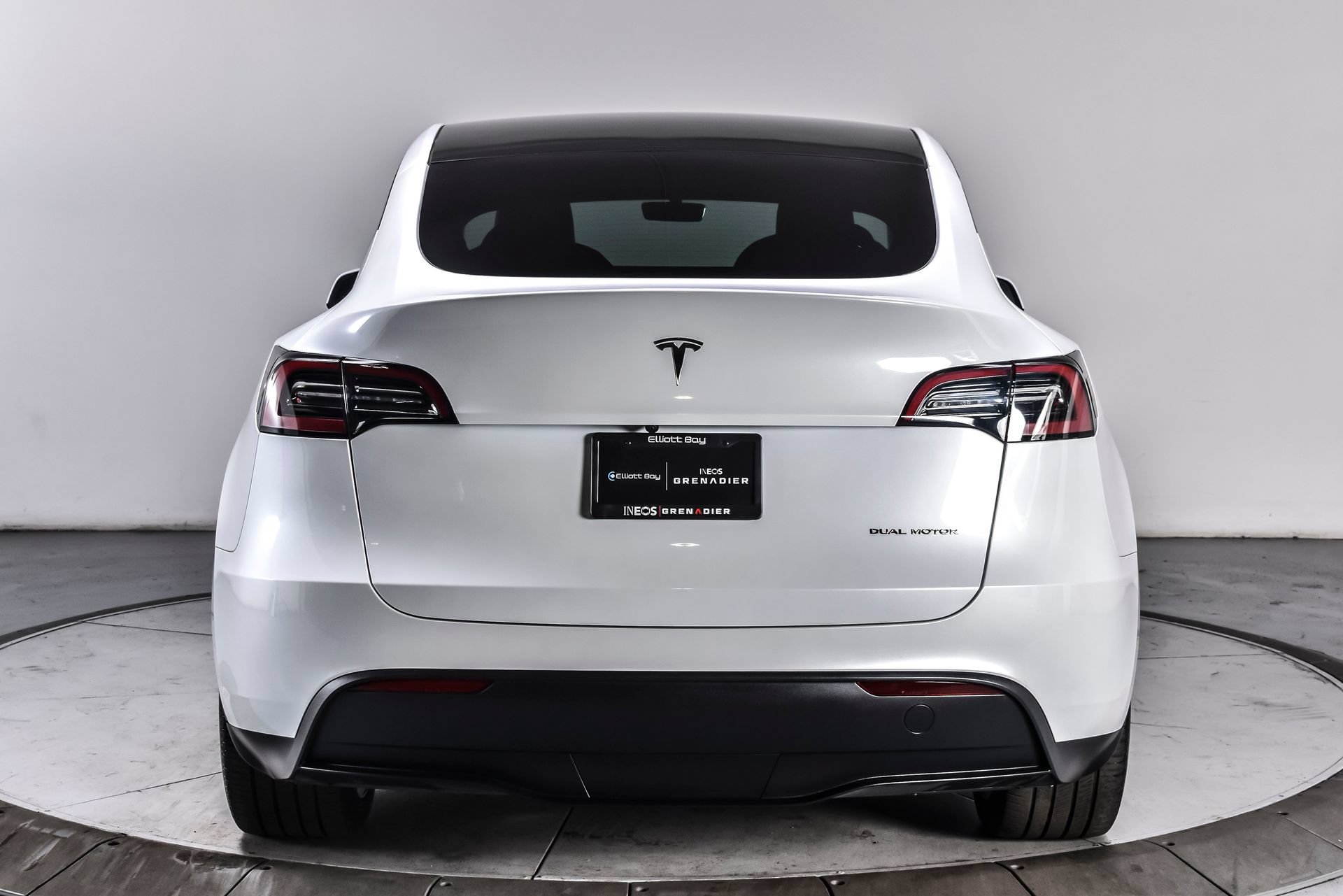 Used 2023 Tesla Model Y Long Range AWD/4WD image 5