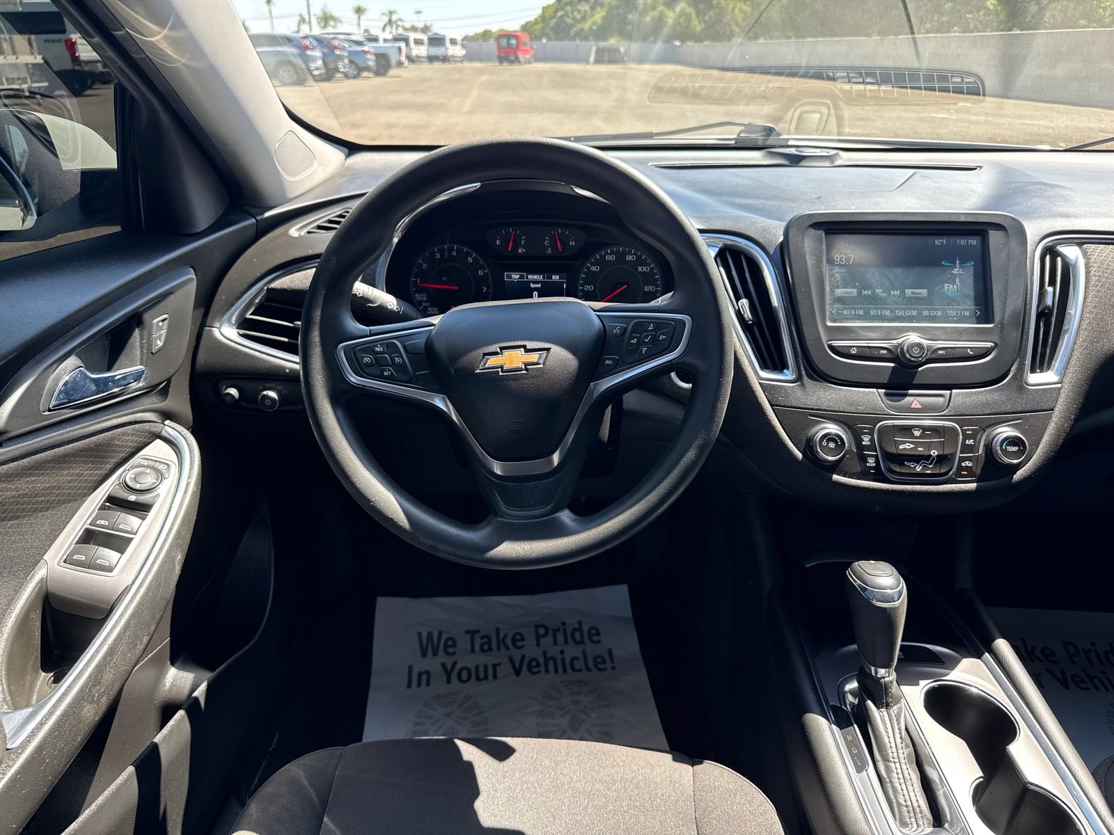 Used 2017 Chevrolet Malibu LT FWD image 16