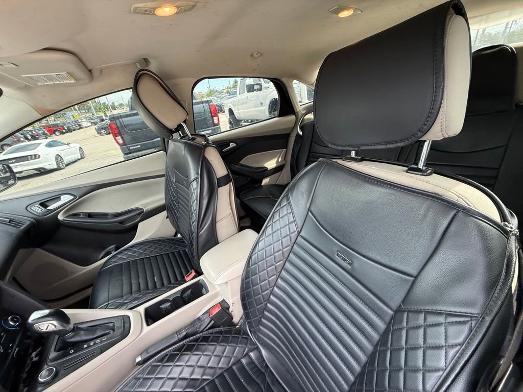 Used 2015 Ford Focus SE image 12