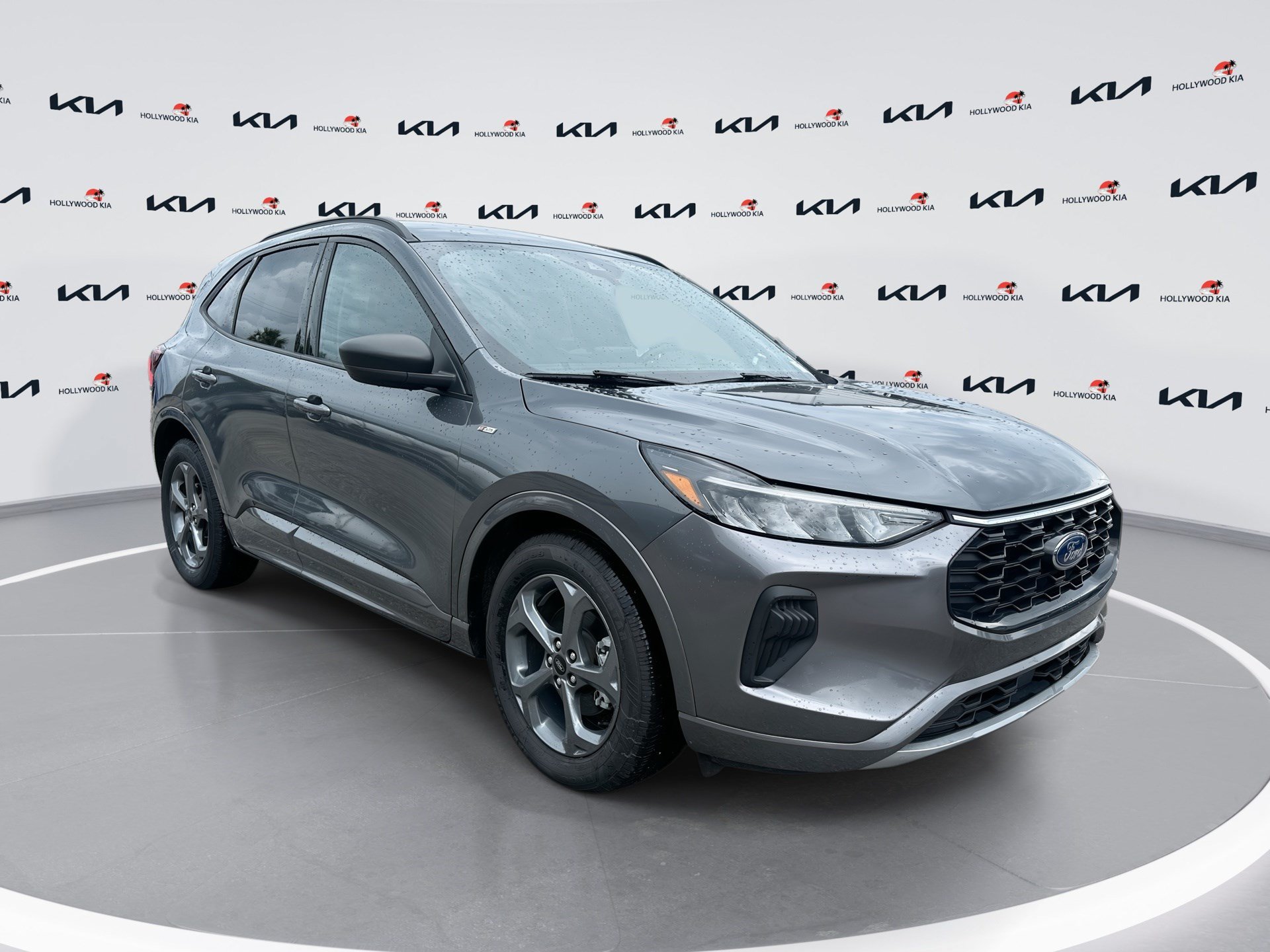 Used 2023 Ford Escape ST-Line FWD image 1