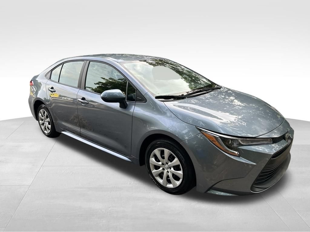 Used 2025 Toyota Corolla LE FWD image 8