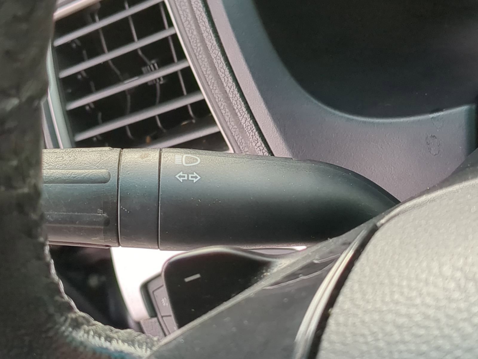 Used 2016 Ford Explorer XLT w/ Equipment Group 202A image 34