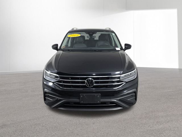 Used 2023 Volkswagen Tiguan SE w/ Panoramic Sunroof Package image 17