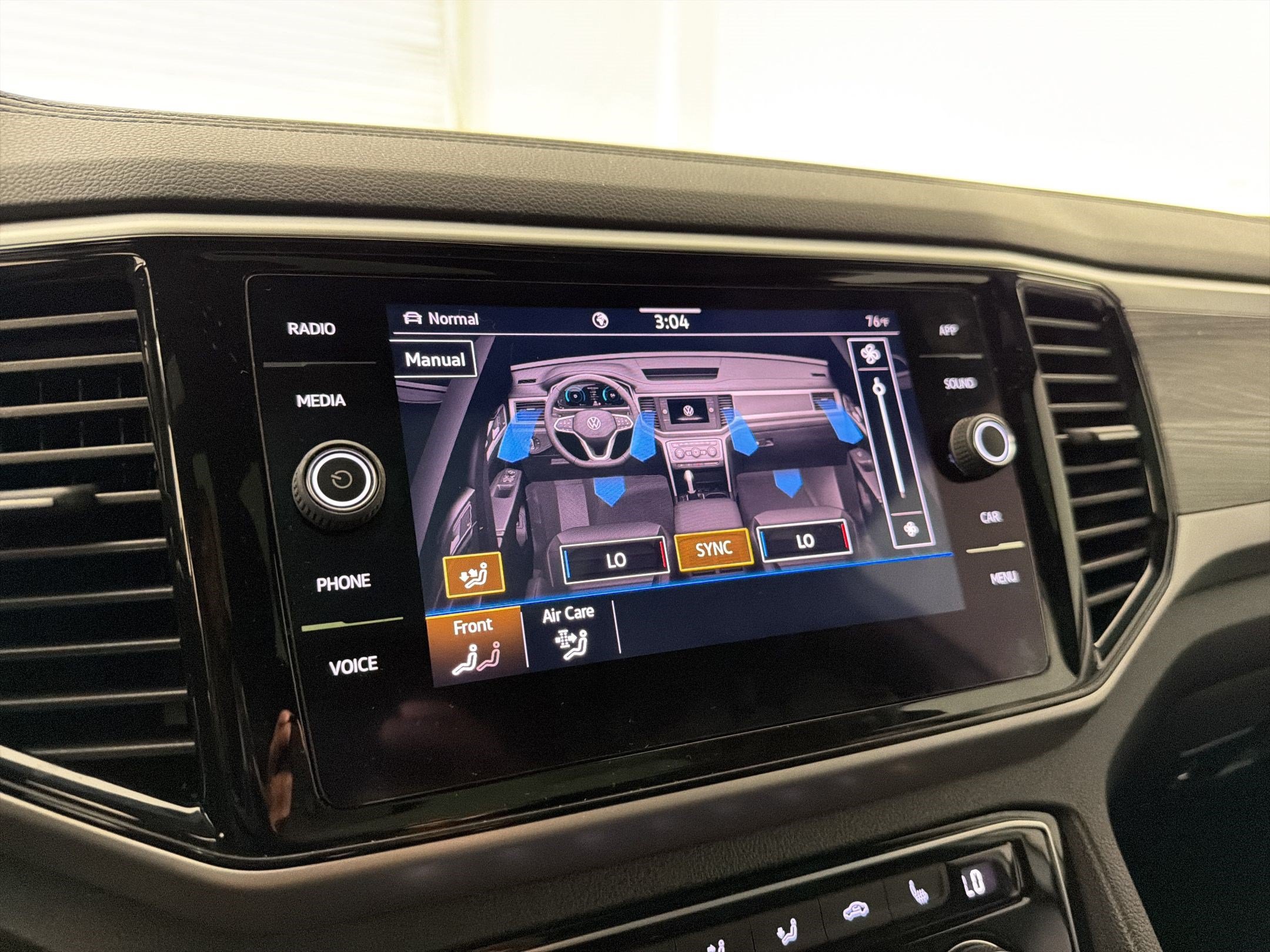 Used 2022 Volkswagen Atlas Cross Sport SE w/ Panoramic Sunroof Package AWD/4WD image 22