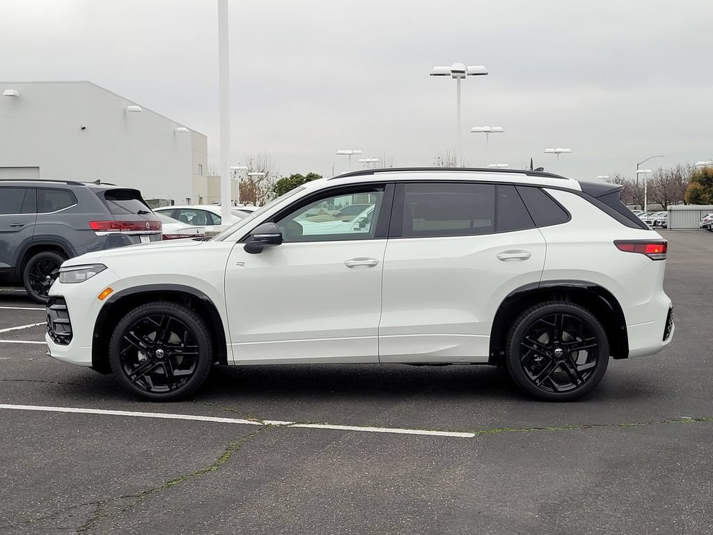 New 2026 Volkswagen Tiguan SE R-Line FWD image 8
