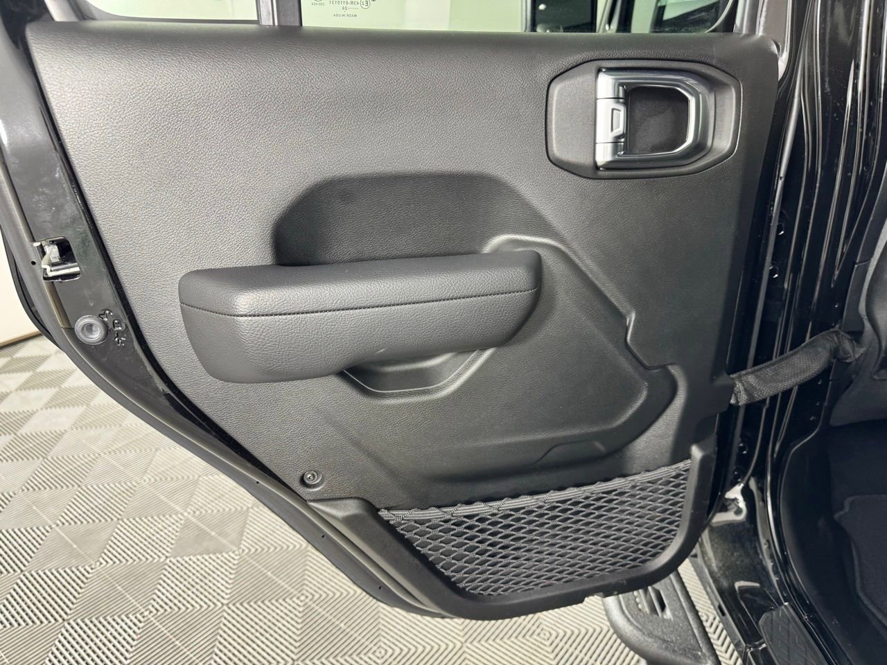 Used 2024 Jeep Gladiator Mojave AWD/4WD image 24