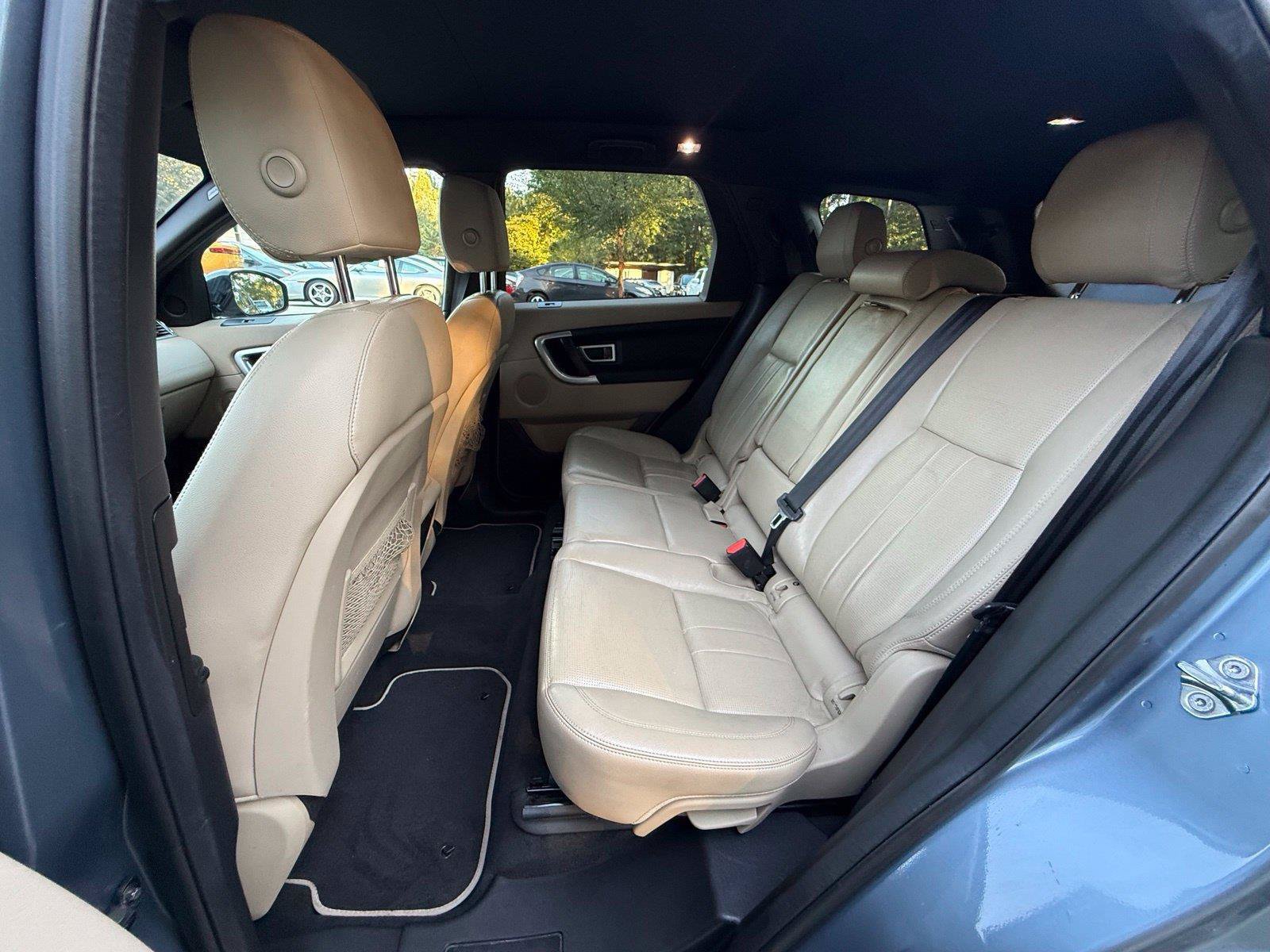 Used 2018 Land Rover Discovery Sport HSE AWD/4WD image 29
