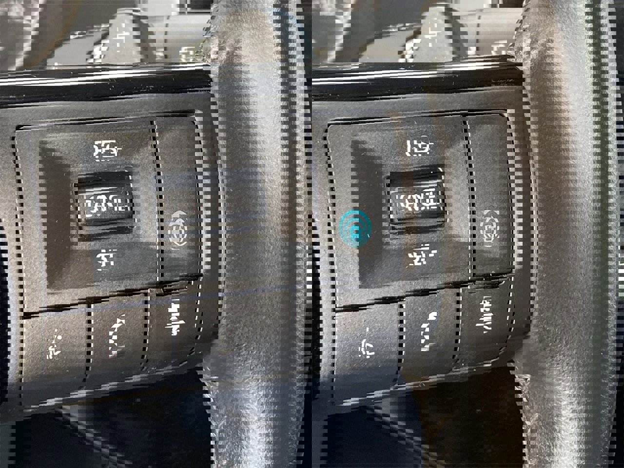 Used 2022 Nissan Pathfinder SL w/ Lighting Package (N92) image 33