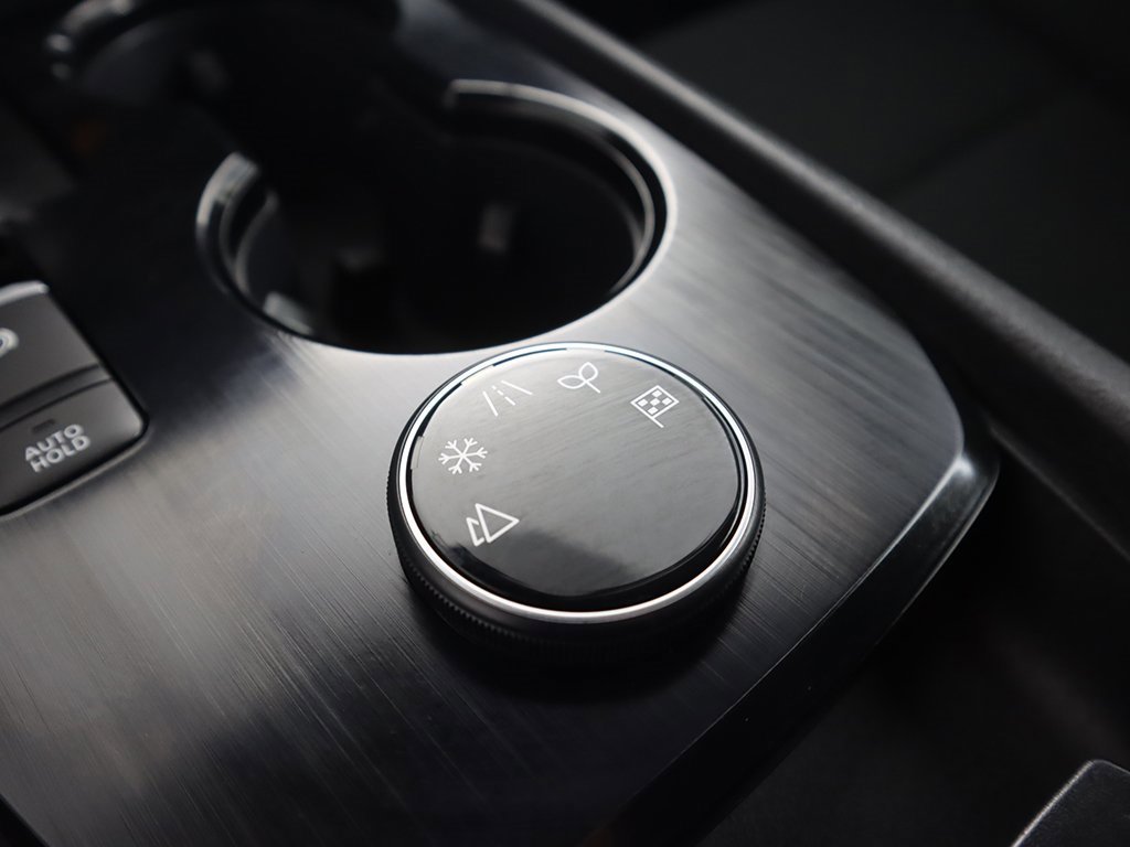 Used 2024 Nissan Rogue S image 44